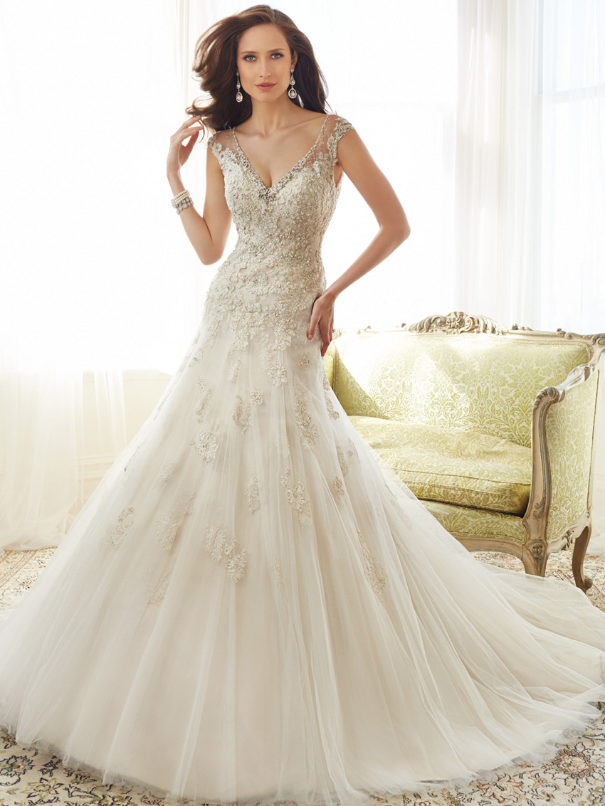 Y11555_Designer-Wedding-Dresses-2015.jpg